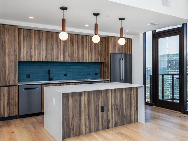 84 East Ave 3704, Austin, TX 78701