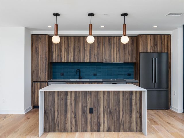 84 East Ave 3704, Austin, TX 78701
