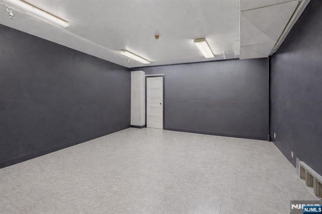 1 Ridgewood Avenue LL-8, Ridgewood, NJ 07450