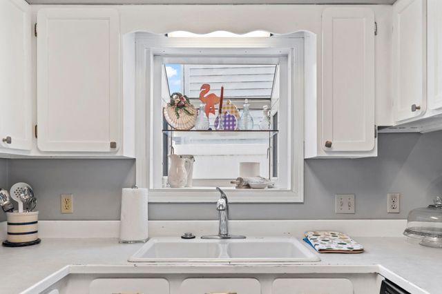 811 9th Ave. S, North Myrtle Beach, SC 29582