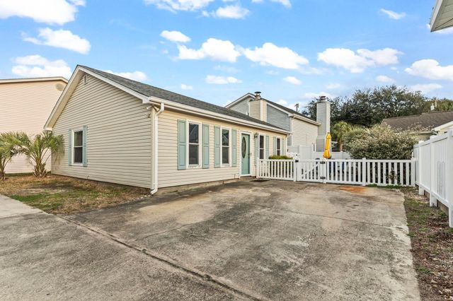 811 9th Ave. S, North Myrtle Beach, SC 29582