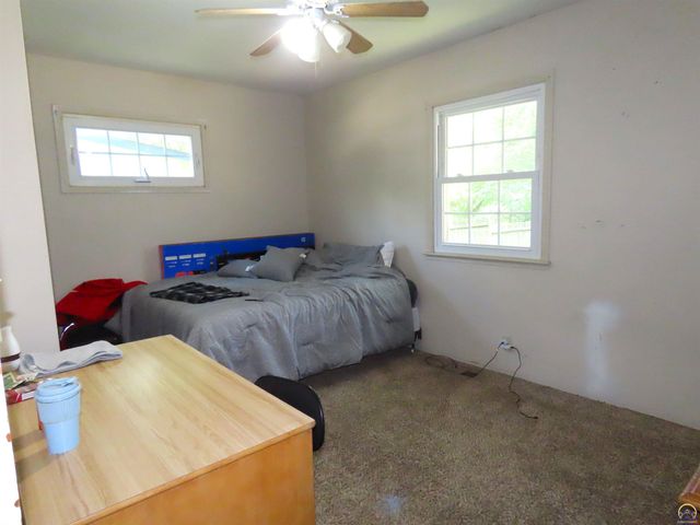 5401 SW 28th ST, Topeka, KS 66614