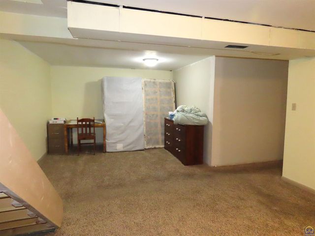 5401 SW 28th ST, Topeka, KS 66614