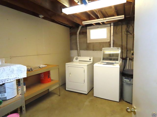 5401 SW 28th ST, Topeka, KS 66614