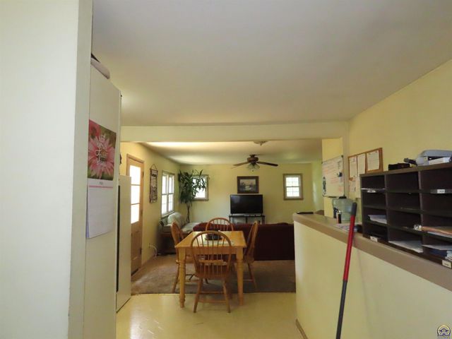 5401 SW 28th ST, Topeka, KS 66614