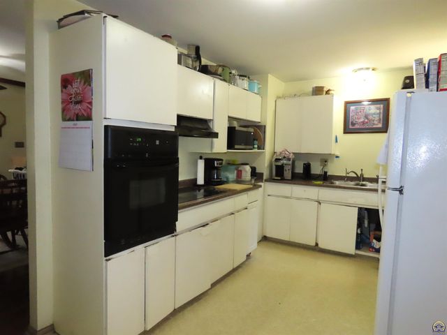 5401 SW 28th ST, Topeka, KS 66614