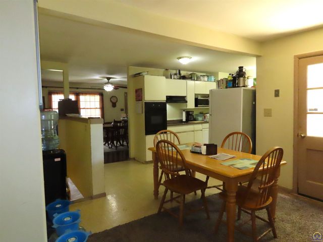5401 SW 28th ST, Topeka, KS 66614