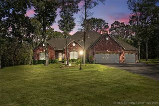 21581 E Pecan Drive, Catoosa, OK 74015