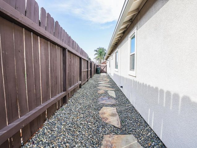 1025 Wilson Ave, Lincoln, CA 95648