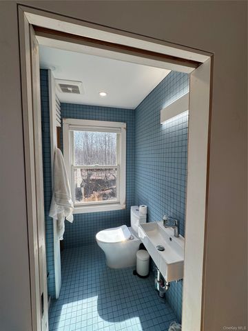 40 Pioneer Road, Gardiner, NY 12525