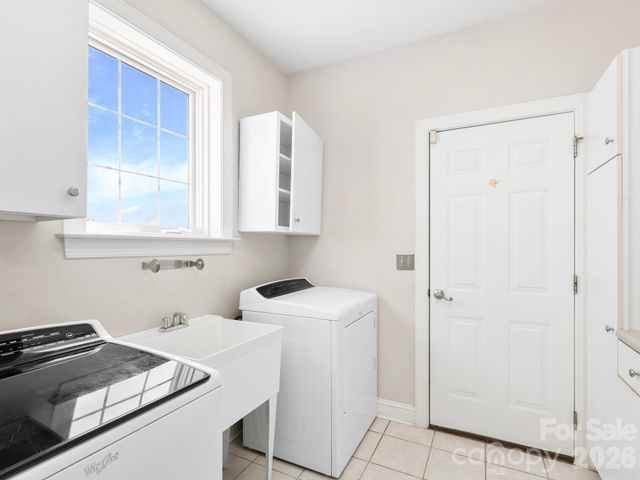 7 Round Robin Lane, Mills River, NC 28759