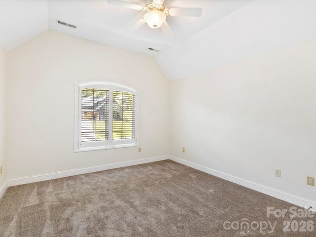 7 Round Robin Lane, Mills River, NC 28759