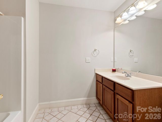 7 Round Robin Lane, Mills River, NC 28759
