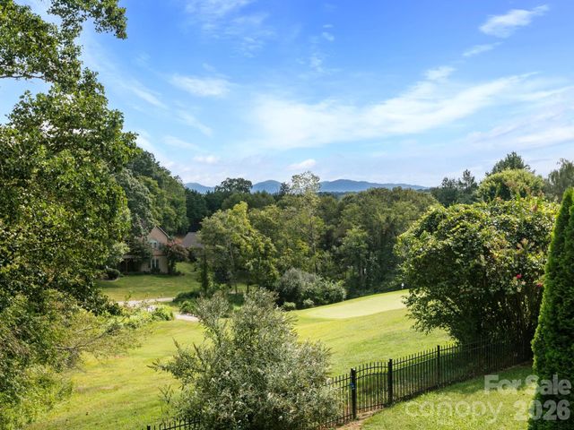 7 Round Robin Lane, Mills River, NC 28759