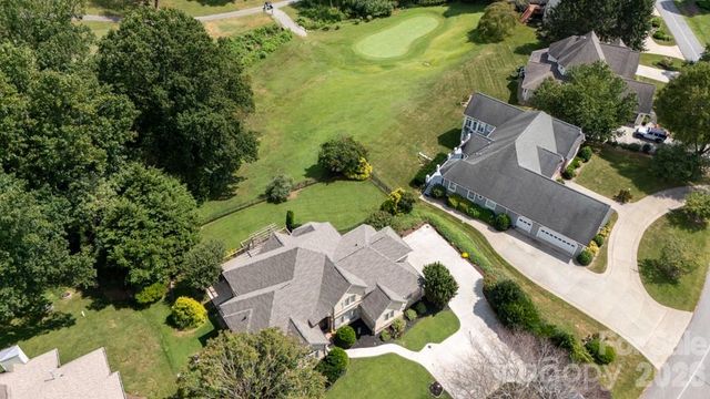 7 Round Robin Lane, Mills River, NC 28759