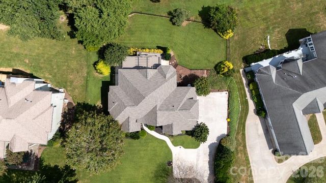7 Round Robin Lane, Mills River, NC 28759