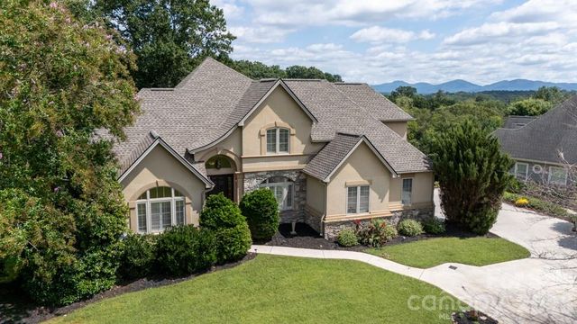 7 Round Robin Lane, Mills River, NC 28759