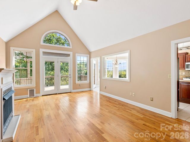 7 Round Robin Lane, Mills River, NC 28759