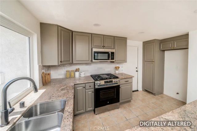 6239 Woodpine Avenue, San Bernardino, CA 92407