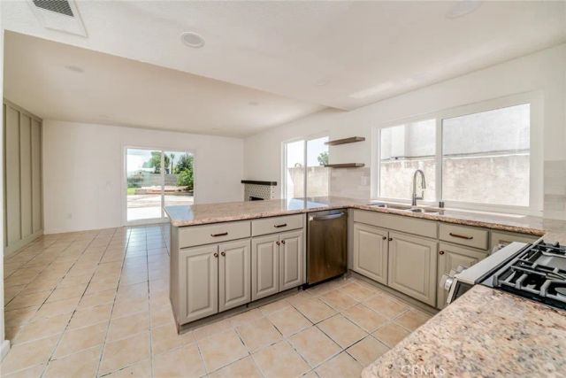 6239 Woodpine Avenue, San Bernardino, CA 92407