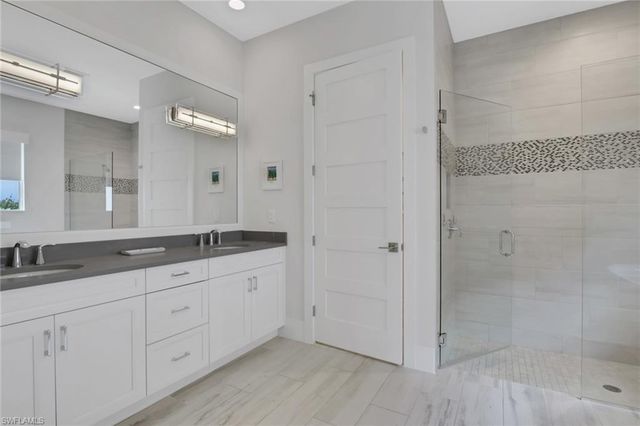 6136 Rodney Bay LN, Naples, FL 34113