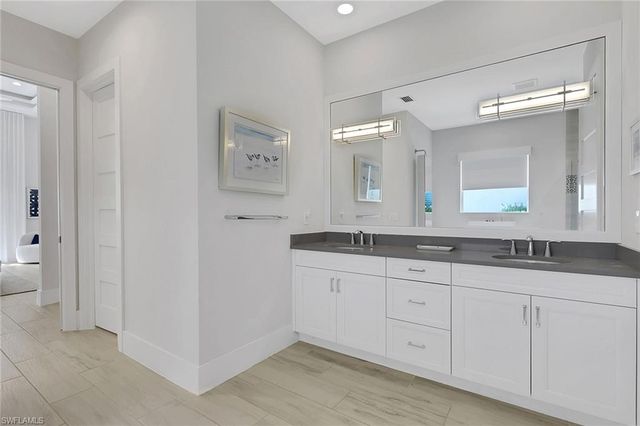 6136 Rodney Bay LN, Naples, FL 34113