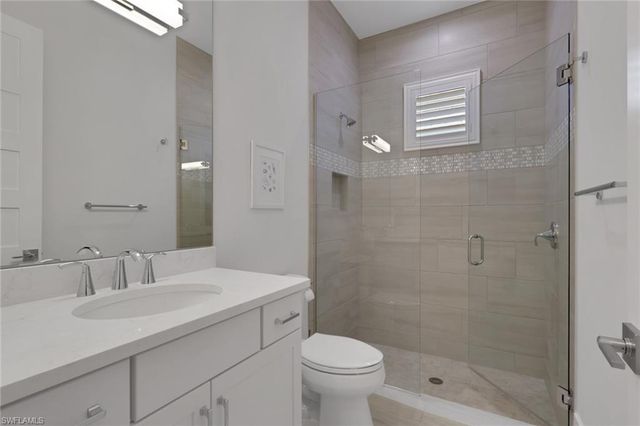 6136 Rodney Bay LN, Naples, FL 34113
