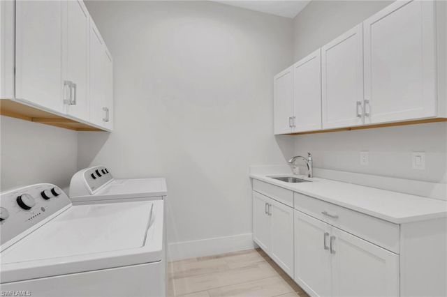 6136 Rodney Bay LN, Naples, FL 34113