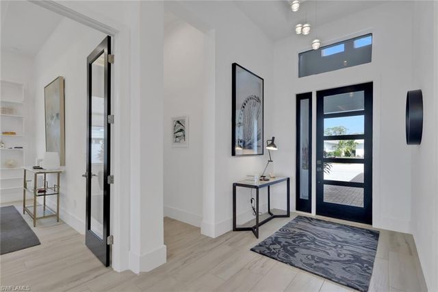 6136 Rodney Bay LN, Naples, FL 34113