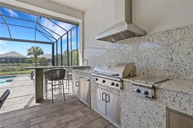 6136 Rodney Bay LN, Naples, FL 34113