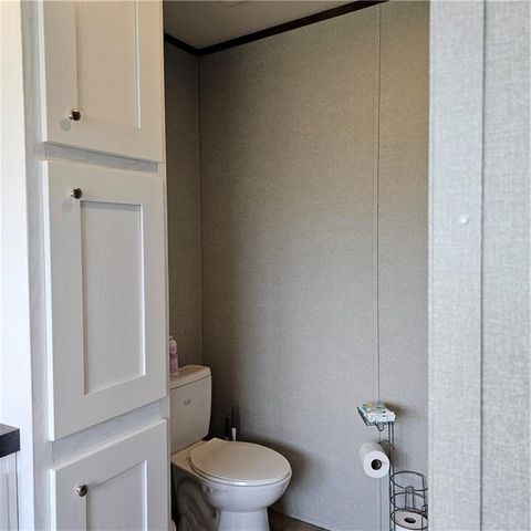 295 Griffith Dr, Rockport, TX 78382