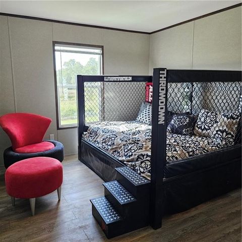 295 Griffith Dr, Rockport, TX 78382