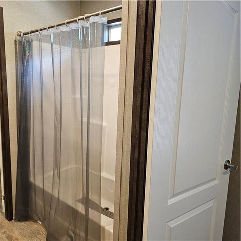 295 Griffith Dr, Rockport, TX 78382