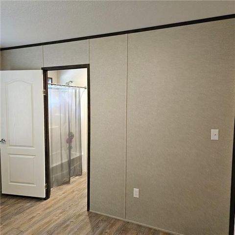 295 Griffith Dr, Rockport, TX 78382