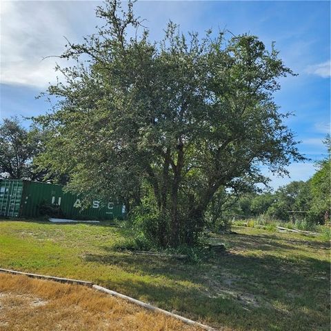 295 Griffith Dr, Rockport, TX 78382