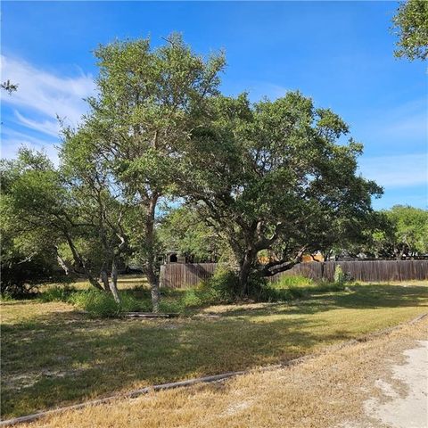 295 Griffith Dr, Rockport, TX 78382