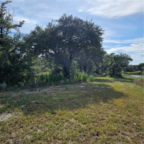 295 Griffith Dr, Rockport, TX 78382