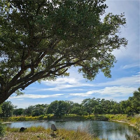 295 Griffith Dr, Rockport, TX 78382