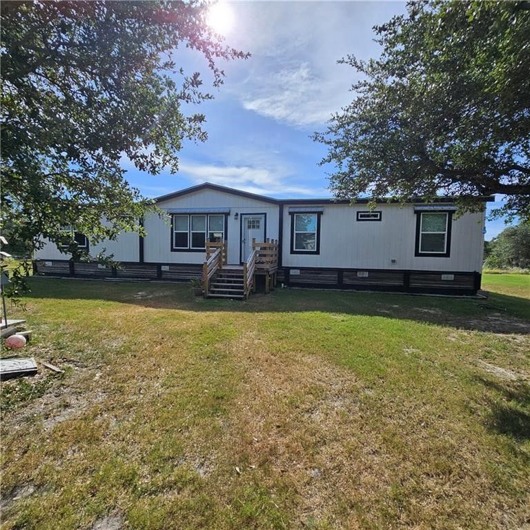 295 Griffith Dr, Rockport, TX 78382