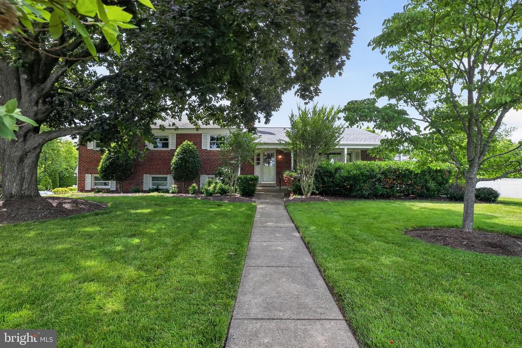 3902 SHELLEY RD, Huntingdon Valley, PA 19006