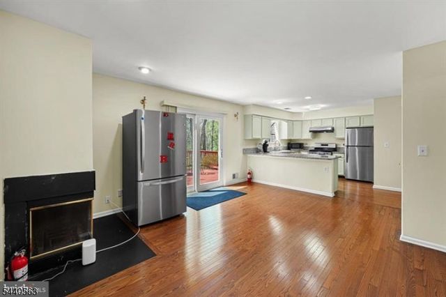 150 Nantwich Ct, Franklin Twp., NJ 08873