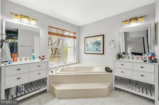 150 Nantwich Ct, Franklin Twp., NJ 08873