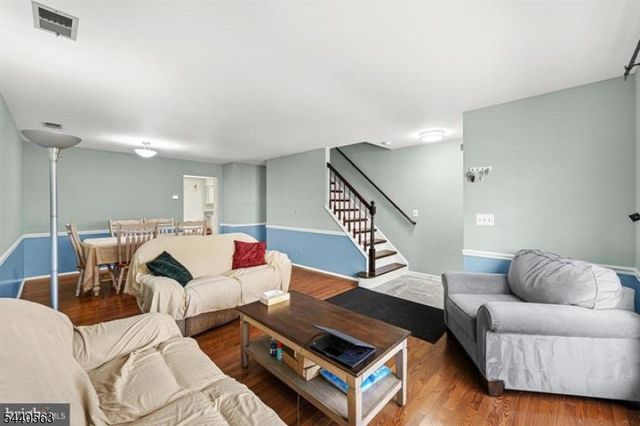 150 Nantwich Ct, Franklin Twp., NJ 08873