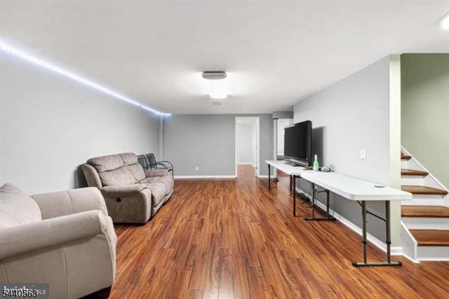 150 Nantwich Ct, Franklin Twp., NJ 08873