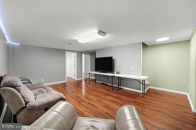 150 Nantwich Ct, Franklin Twp., NJ 08873