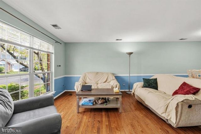 150 Nantwich Ct, Franklin Twp., NJ 08873