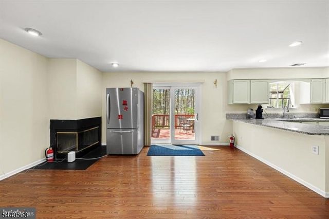 150 Nantwich Ct, Franklin Twp., NJ 08873
