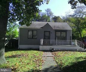 255 ELIZABETH AVENUE, Paulsboro, NJ 08066