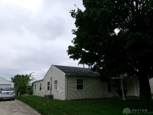 25 Westport Drive, Fairborn, OH 45324