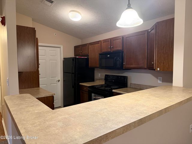 12102 Redspire Dr UNIT 301, Louisville, KY 40299